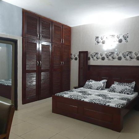 Hotel Residence Georges Colette Yopougon ภายนอก รูปภาพ